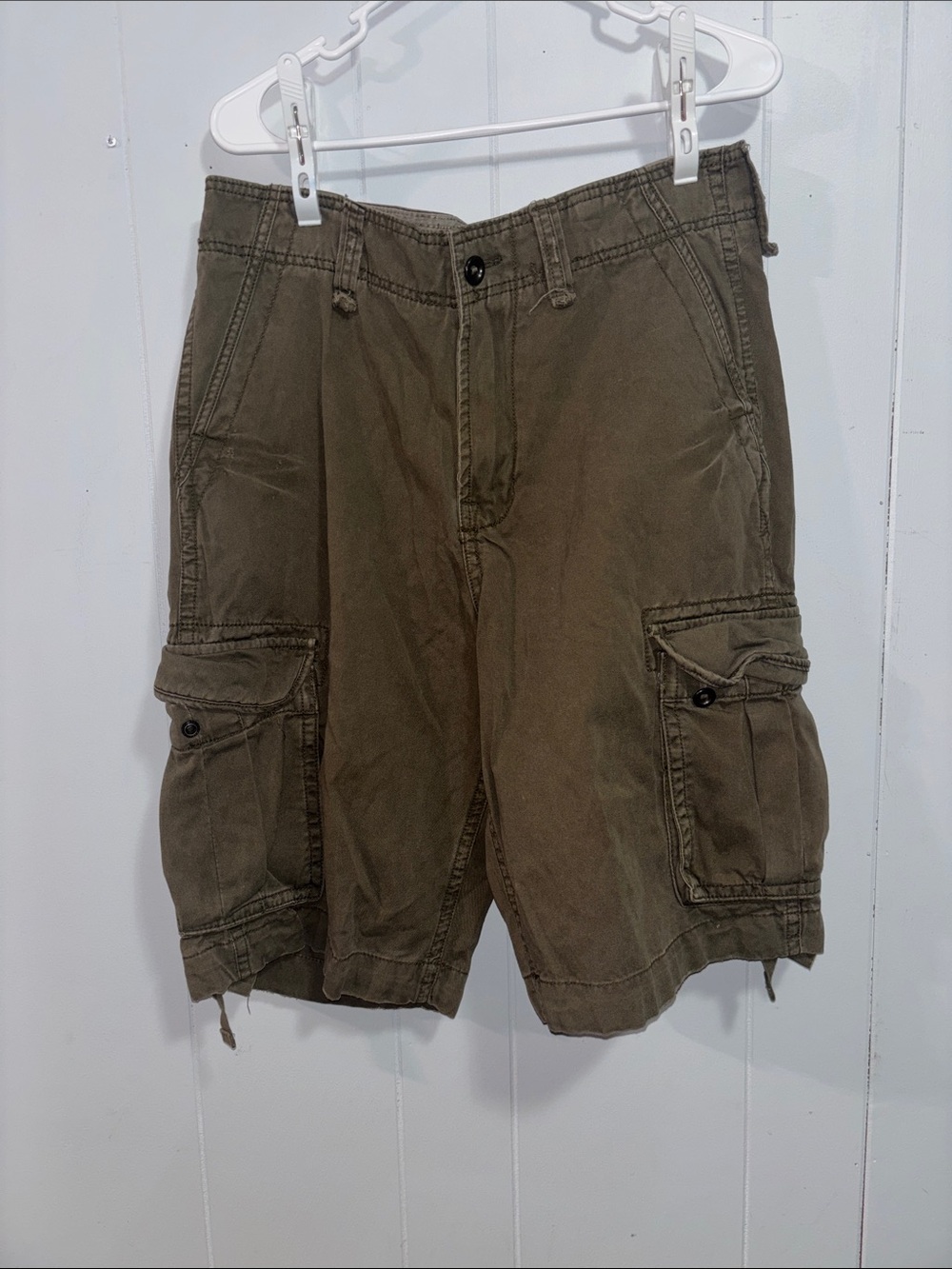 Hollister Men's Cargo Shorts in Olive